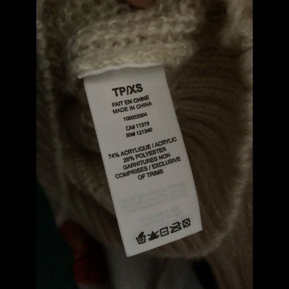 Dynamite Puff sleeve sweater - Picture 10 of 10